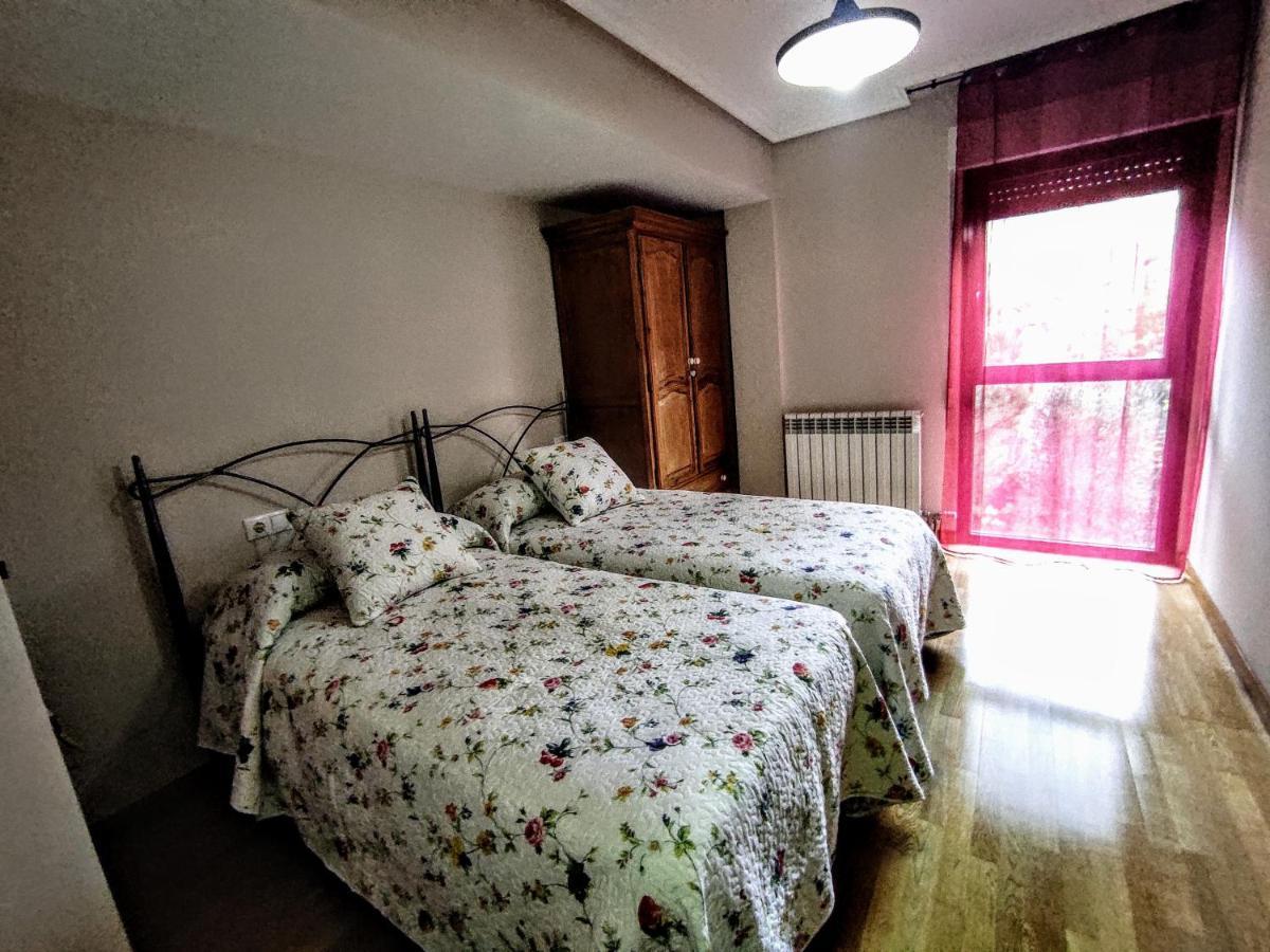 Real 10 Apartment Сория Екстериор снимка